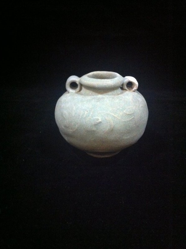 Chinese Song Dynasty celadon longquan jarlet