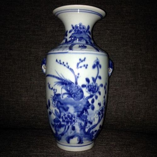 Chinese blue and white vase