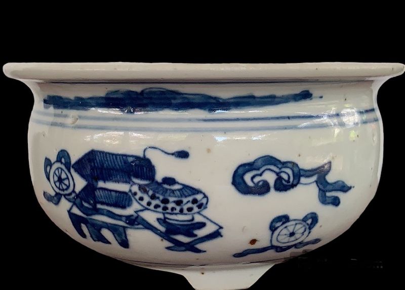 Qing blue and white censer