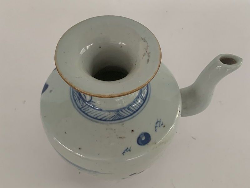 Qing blue and white wine pot