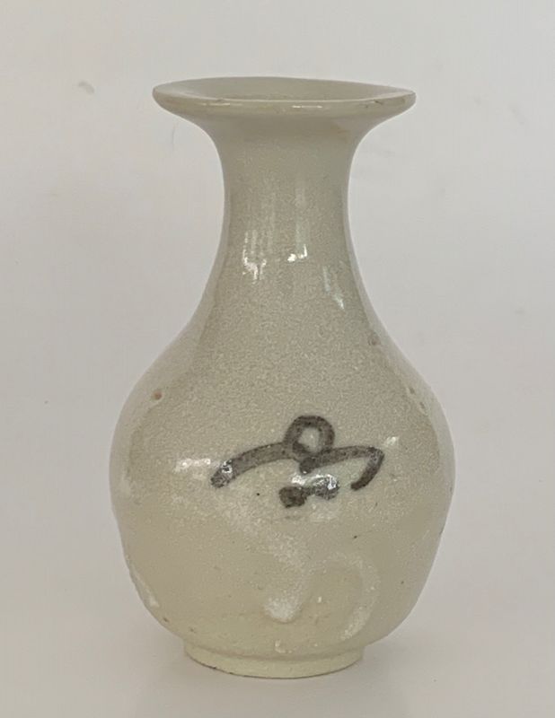Ming mini vase