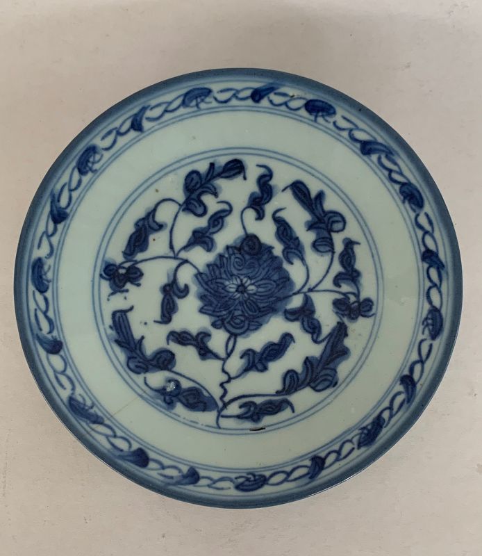 Qing Blue and white saucer