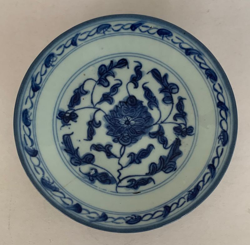 Qing Blue and white saucer