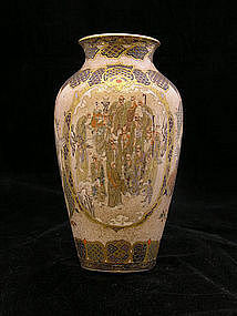 Fine Japanese Satsuma vase by Juzan