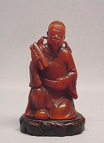 CHINESE 19TH CENTURY HORN CARVING OF AN OLD MAN