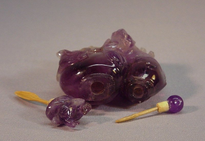 CHINESE AMETHYST CARVED DOUBLE SNUFF BOTTLE