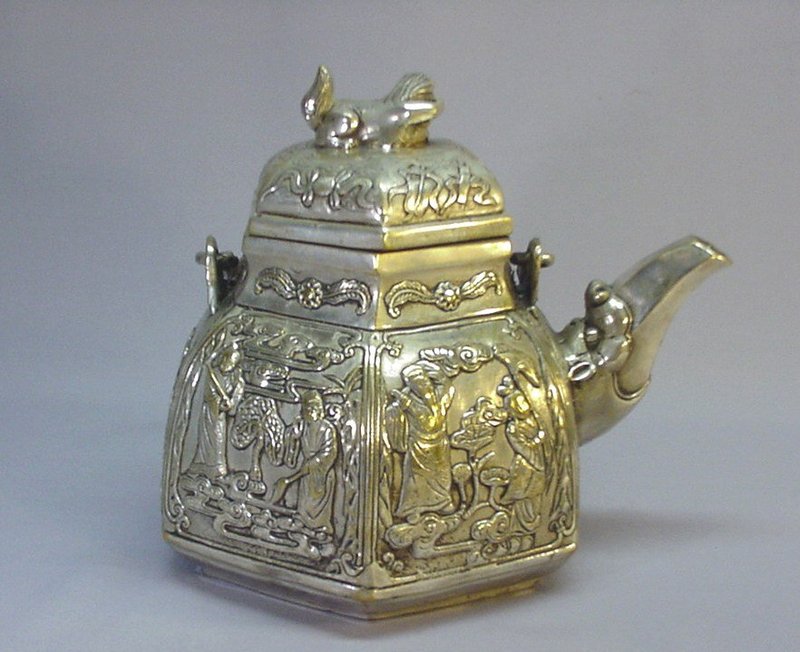 CHINESE 19TH CENTURY SILVER ALLOY TEAPOT