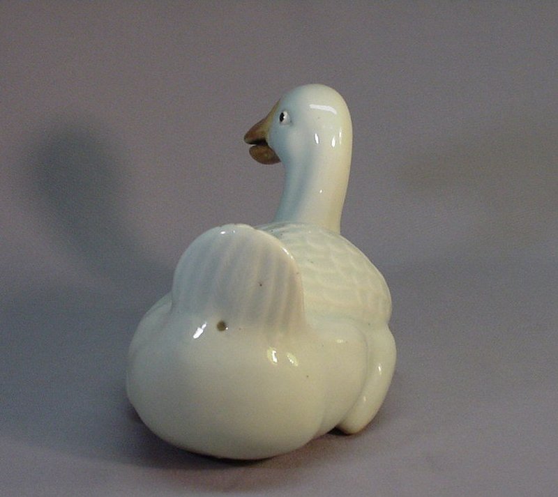 LATE 19TH C. CHINESE EXPORT PORCELAIN DUCK