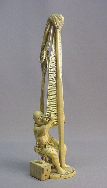 19TH C. JAPANESE IVORY OKIMONO OF A FISHERMAN