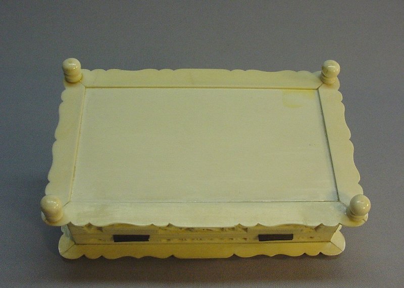 CHINESE EXPORT CARVED IVORY JEWELRY BOX