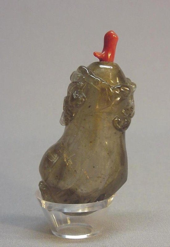 CHINESE SMOKY CRYSTAL SNUFF BOTTLE