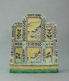 CHINESE EARLY 20TH C. CERAMIC TABLE SCREEN