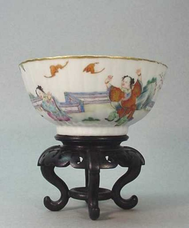 CHINESE LATE QING DYNASTY PORCELAIN RICE BOWL