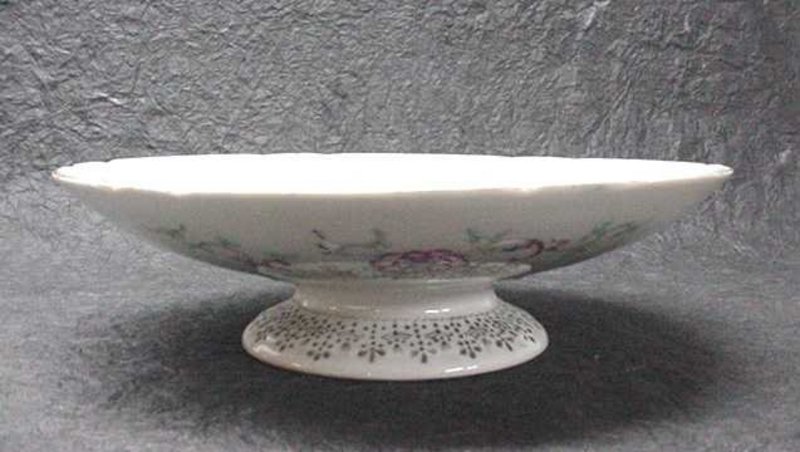 CHINESE QING DYNASTY PORCELAIN FRUIT STANDS