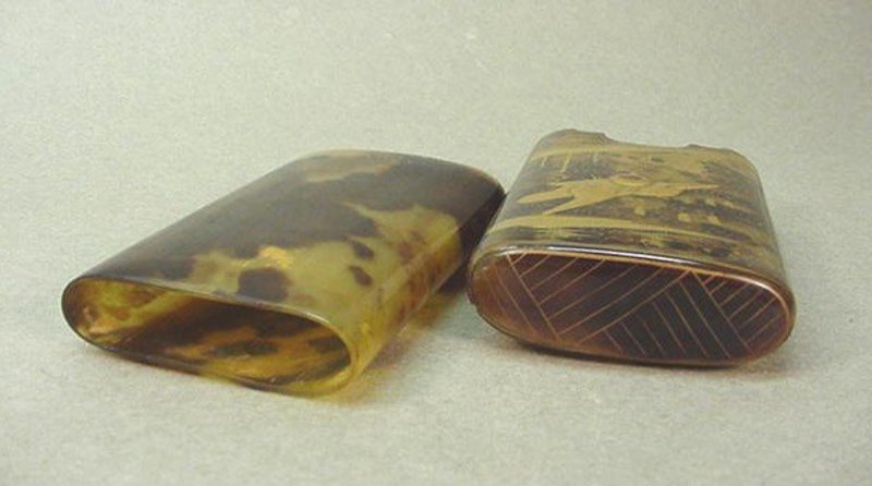 JAPANESE LACQUERED TORTOISE SHELL BOX