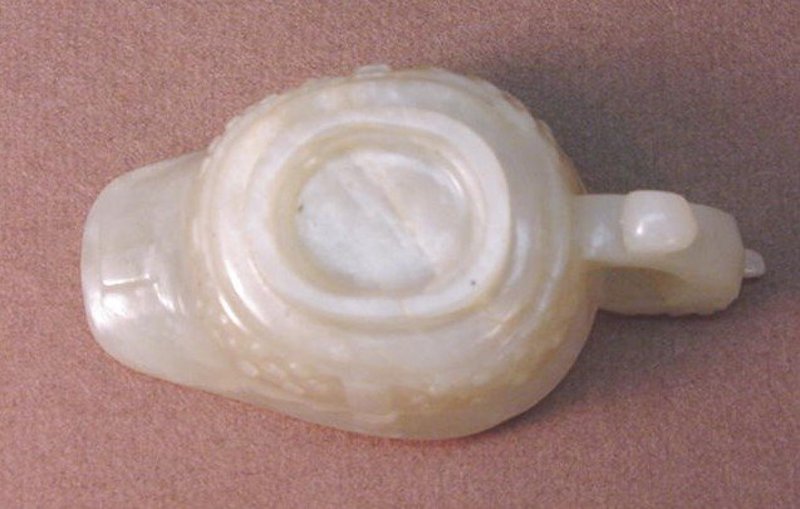 19TH C. CHINESE CARVED NEPHRITE CUP WITH HANDLE