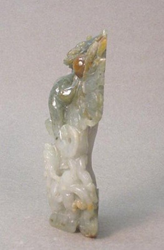 CHINESE CARVED JADE DRAGONS STATUE