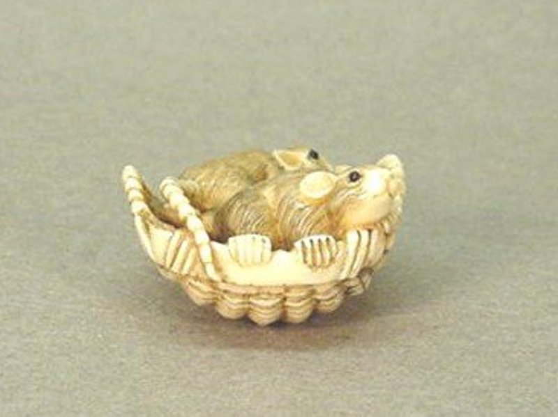 JAPANESE CARVED IVORY NETSUKE OF TWO MICE IN A BASKET