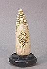 CHINESE CARVED IVORY SNUFF BOTTLE OF AN EAR OF CORN