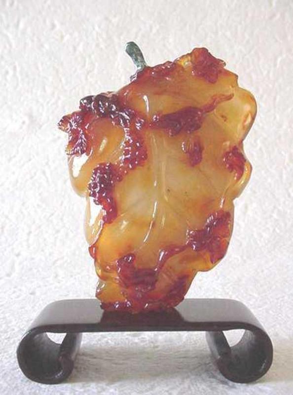 CHINESE CONTEMPORARY AGATE SNUFF BOTTLE