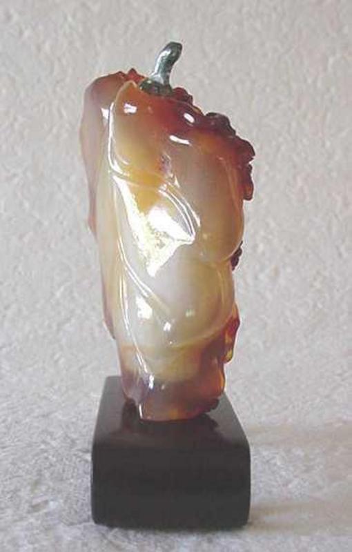 CHINESE CONTEMPORARY AGATE SNUFF BOTTLE