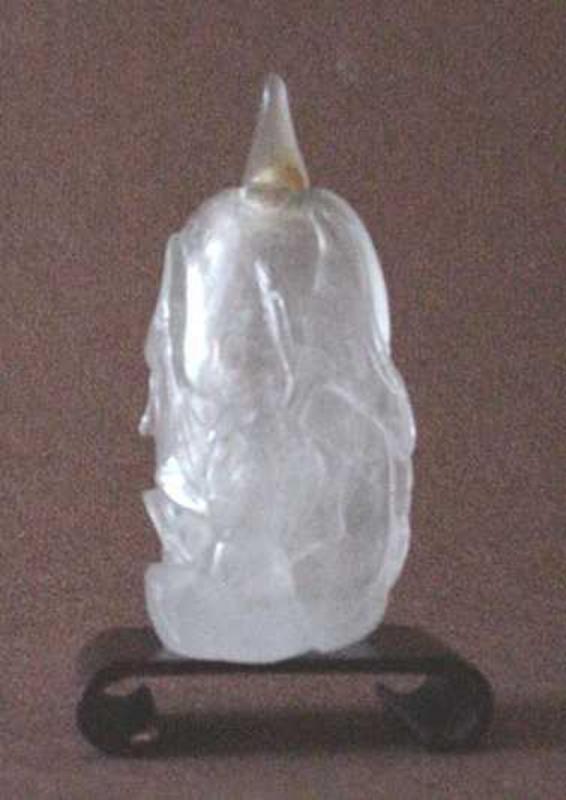 CHINESE CARVED ROCK CRYSTAL SNUFF BOTTLE