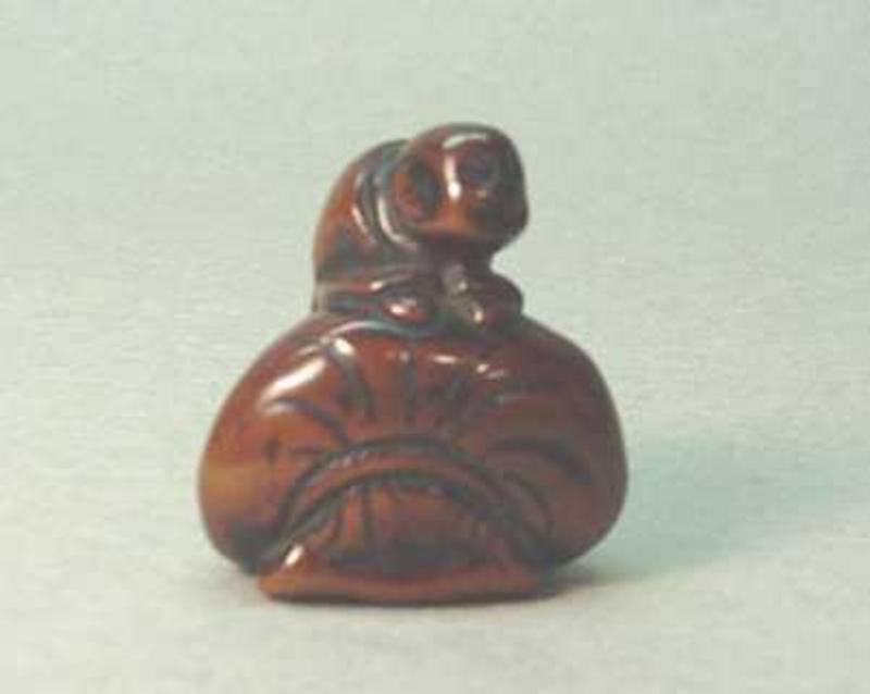 18TH C. JAPANESE WOOD NETSUKE