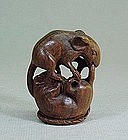 JAPANESE CARVED WOOD NETSUKE OF TWO MICE