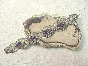 CHINESE AMETHYST AND SILVER BRACELET