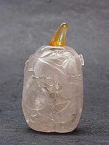 CHINESE CARVED ROCK CRYSTAL SNUFF BOTTLE
