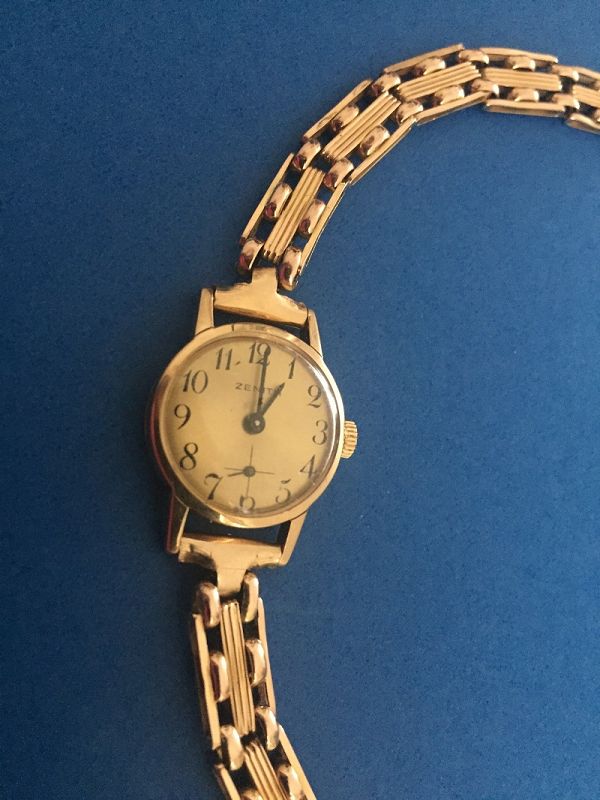 ZENITH. Ladies' watch in white gold (750 ‰) on gold brac…