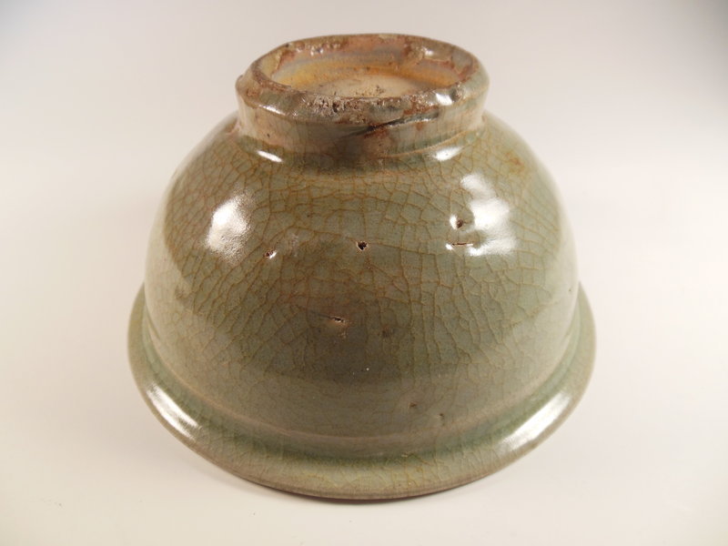Song Celadon crackled glaze bowl