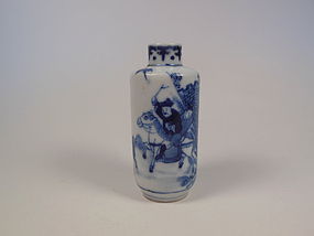 Chinese Blue and White snuff bottle