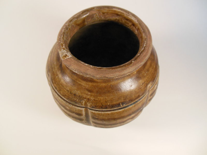 Song Dynasty Brown Glaze Jar