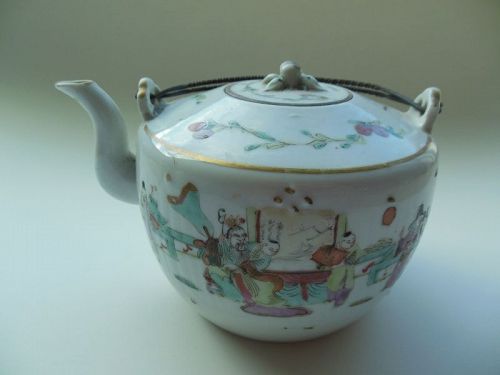 Famille Rose Tea pot, 19th Century, Tongzhi