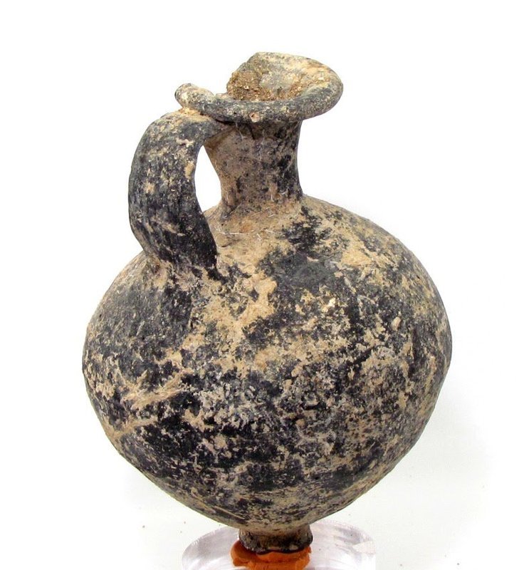 A CANAANITE TERRACOTTA  PERFUME JUGLET