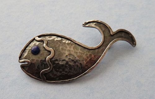 Sterling Whale Pin