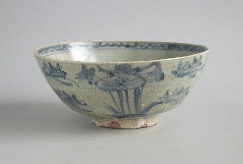 Large Chinese Ming Dynasty Blue & White Porcelain Bowl - Ducks