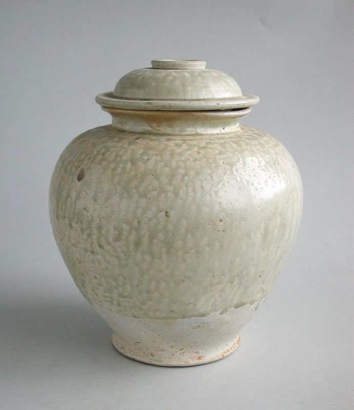 Rare Chinese Tang Dynasty Stoneware Jar with Cover