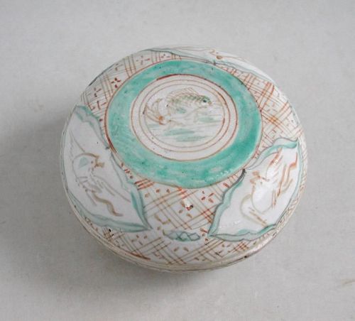 Rare Chinese Ming Dynasty Enamelled Porcelain Box (Fish & Birds)
