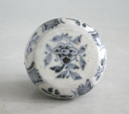 Vietnamese 15th Century Blue & White Round Porcelain Box