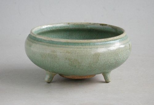 Chinese Ming Dynasty Longquan Celadon Tripod Censer
