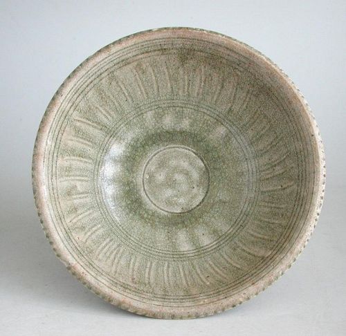 Thai 14th - 15th Century Sawankhalok Celadon Bowl (20cm)