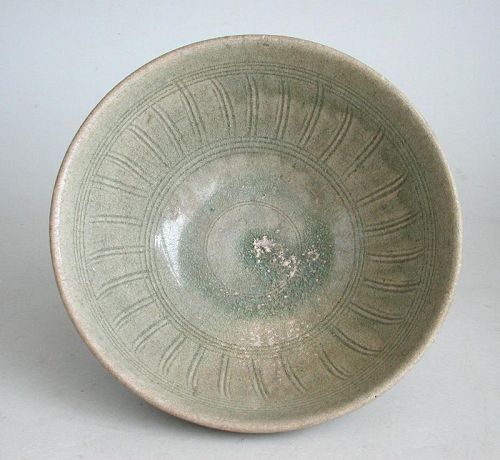 Thai 14th - 15th Century Sawankhalok Celadon Bowl (19.75cm)