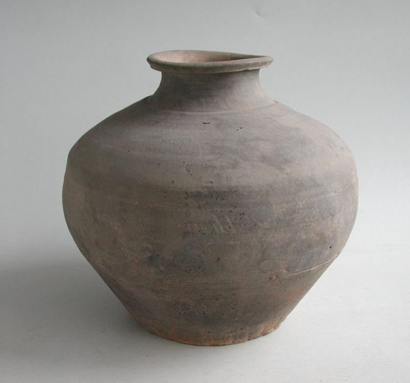 Large Chinese Han Dynasty / Warring States Pottery Jar