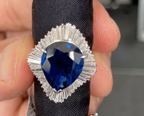 Absolutely Lovely 5.96ct Royal Blue Sapphire Platinum & Diamond Ring