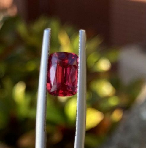Magnificent 2.17ct Burma Red Spinel & Lotus Certificate