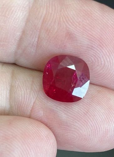 A Superb Unheated No Heat 4.41ct Burma Ruby GIA Certificate