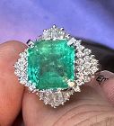 Superb 5.32ct Colombia Emerald & Diamond Platinum Ring