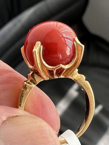 Beautiful 12.8mm Coral 18k Ring